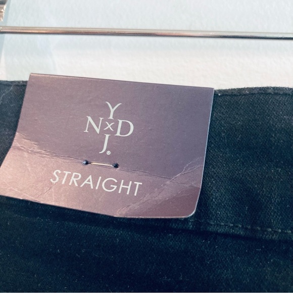 NYDJ Sz 6 Reg Straight High Rise Lift Tuck Technology Black  Jeans NEW - Picture 10 of 16
